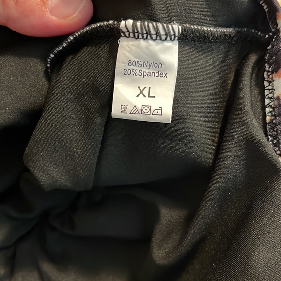 Leopard bathing - Picture 4 of 5